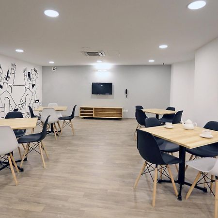 Oyo Townhouse 17 Huda City Center Near Leisure Valley Park Gurgáon Exteriér fotografie