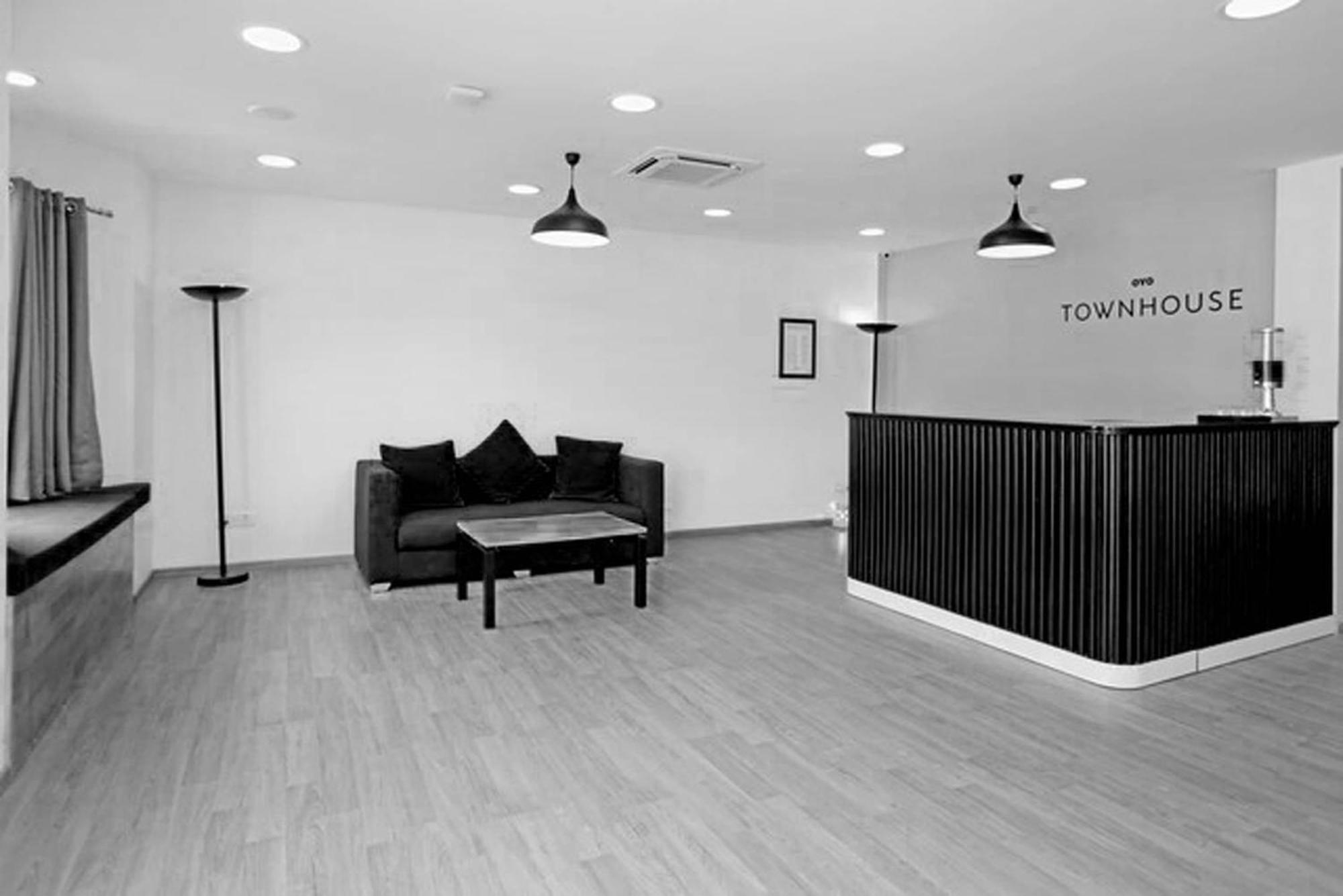 Oyo Townhouse 17 Huda City Center Near Leisure Valley Park Gurgáon Exteriér fotografie